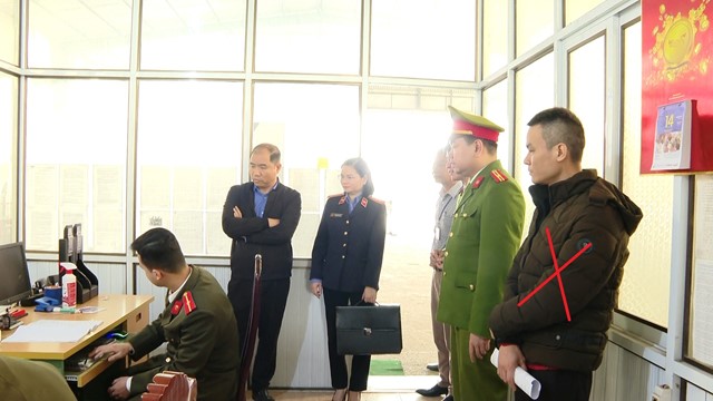 Bắt Phó Giám đốc Trung tâm đăng kiểm ở Ninh Bình vì nhận hối lộ