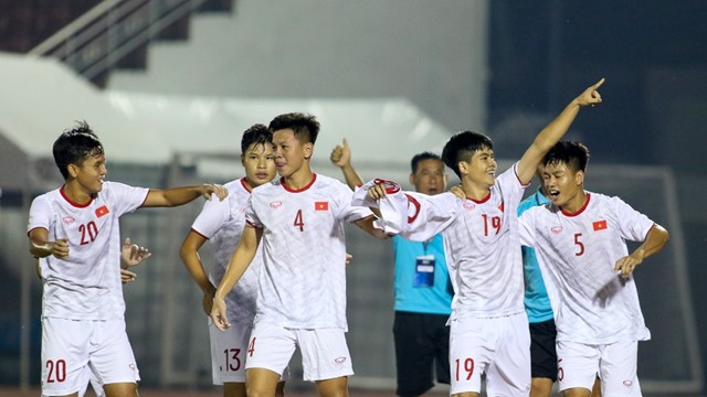 HLV Philippe Troussier triệu tập 41 cầu thủ cho đợt hội quân đầu tiên của U23 Việt Nam