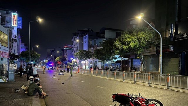 Tai nạn giao thông mới nhất hôm nay (2/3/2023): Ngã giữa đường, nam thanh niên bị xe máy tông tử vong