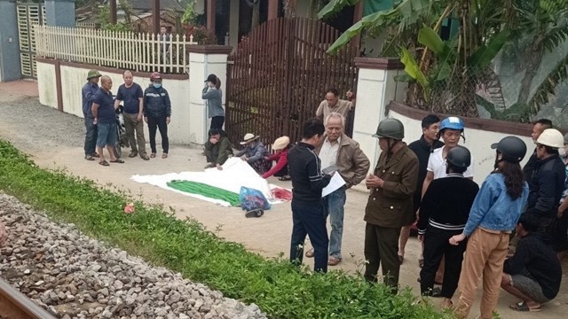 Tai nạn giao thông mới nhất hôm nay (11/3/2023): Va chạm với tàu hỏa, một người đàn ông tử vong tại chỗ