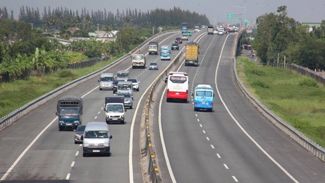 Bộ GTVT trả lời kiến nghị thu phí trở lại cao tốc TP Hồ Chí Minh - Trung Lương