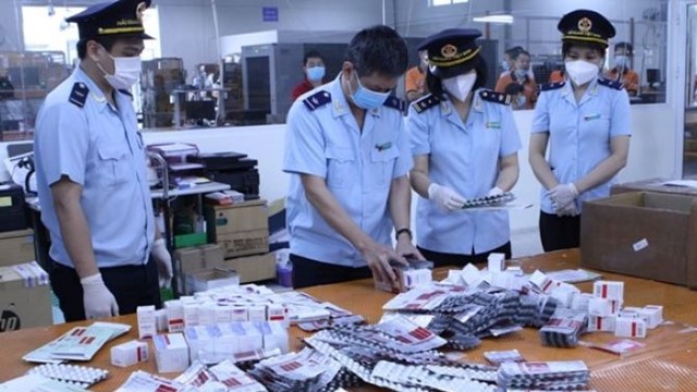 Tiếp tục tăng cường công tác phòng, chống buôn lậu, gian lận thương mại trong hoạt động của nhân viên hàng không