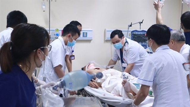 Tập trung mọi nguồn lực cứu người bị thương trong vụ ô tô đâm loạt xe máy trên đường Võ Chí Công