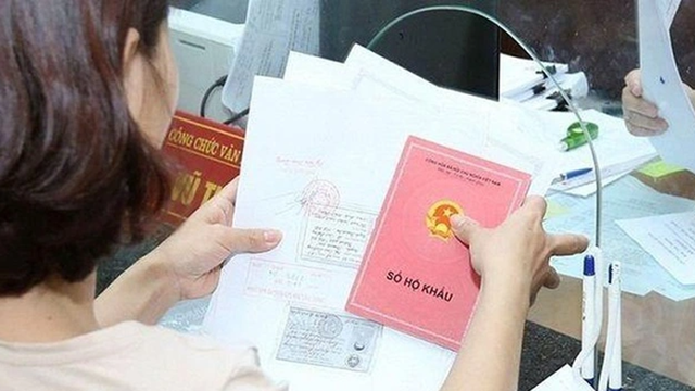 Hà Nội yêu cầu nghiêm túc thực hiện quy định bãi bỏ yêu cầu nộp, xuất trình Sổ hộ khẩu giấy