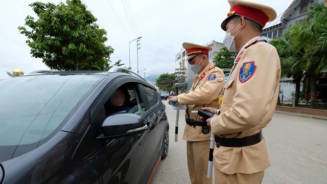 Xử phạt người đàn ông nước ngoài 46 triệu đồng vì vi phạm nồng độ cồn