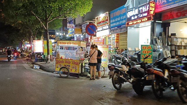Tràn lan vi phạm trật tự đô thị trên phố Tân Mai