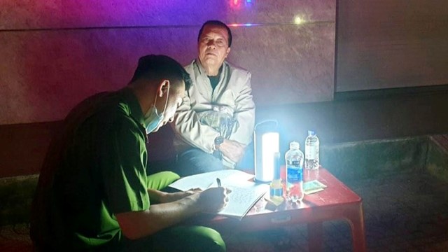 Khởi tố đối tượng vi phạm nồng độ cồn tông xe vào trung tá công an 