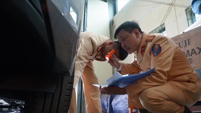 Hành vi tua đồng hồ đo km “né” đăng kiểm: Có cần thiết xử lý hình sự?