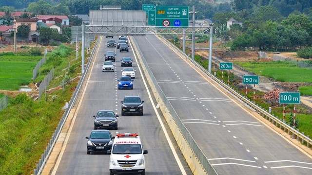 Thu phí đường cao tốc đầu tư bằng ngân sách: Vấn đề cũ cần cách tiếp cận mới