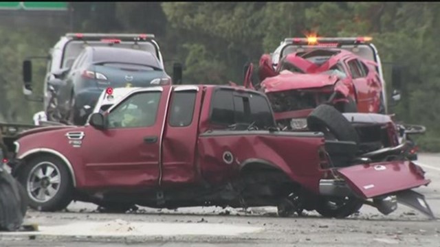 Tai nạn liên hoàn trên quốc lộ ở Mỹ, 3 người thiệt mạng