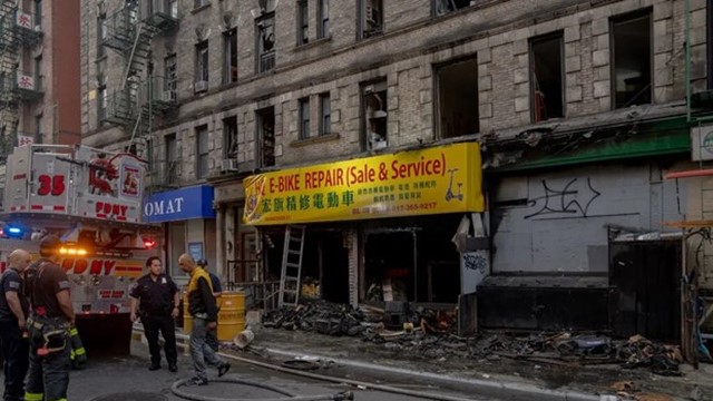 Cháy cửa hàng xe đạp điện, 6 người thương vong