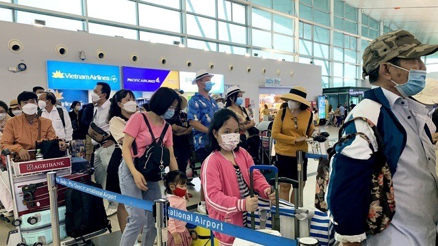 Phối hợp thực hiện quy định về đảm bảo an ninh trật tự cửa khẩu đường hàng không