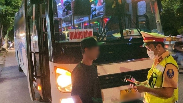 Phát hiện tài xế xe khách 42 chỗ dương tính với ma túy