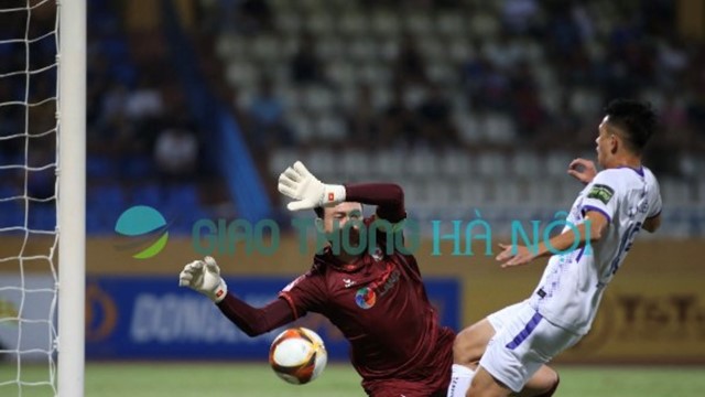 Thủ môn Filip Nguyễn dự khán, Văn Lâm thủng lưới 4 bàn trước Hà Nội FC
