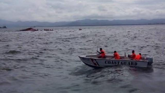 Chìm phà chở khoảng 70 người ở Philippines, chưa rõ thương vong