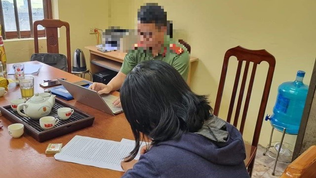 Cô gái bị xử phạt 5 triệu đồng vì đưa tin sai sự thật trên Facebook