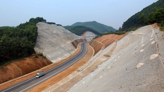 Đảm bảo chất lượng, tiến độ hoàn thành dự án cao tốc Vạn Ninh-Cam Lộ 