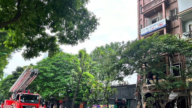 CLIP: Nổ khí ga tại đường Yên Phụ, một số người bị thương