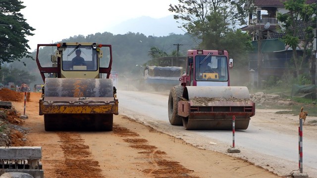 Đẩy nhanh tiến độ thi công dự án cải tạo nâng cấp QL8A qua Hà Tĩnh