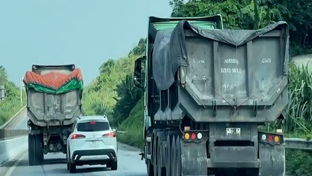 Khởi tố vụ án 2 xe ben chèn ép ô tô con trên cao tốc Nội Bài - Lào Cai