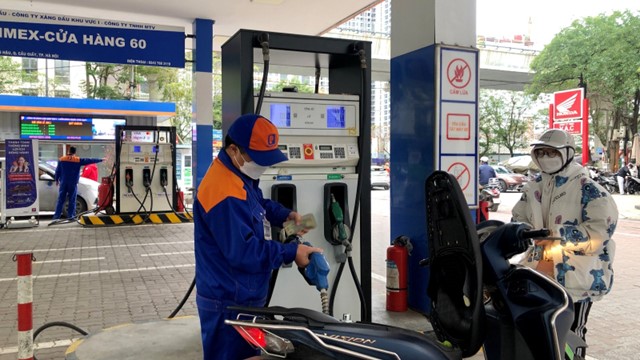 Thủ tướng chỉ đạo tập trung thực hiện hiệu quả các giải pháp bảo đảm cung ứng điện, xăng dầu