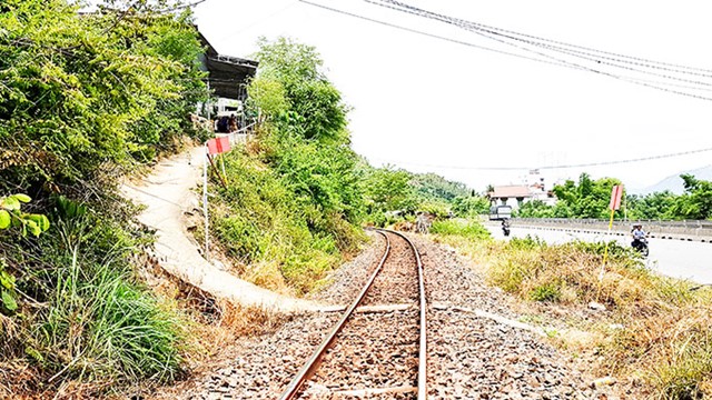 Bộ GTVT phản hồi kiến nghị di dời tuyến đường dây thông tin, tín hiệu đường sắt không sử dụng nhiều năm