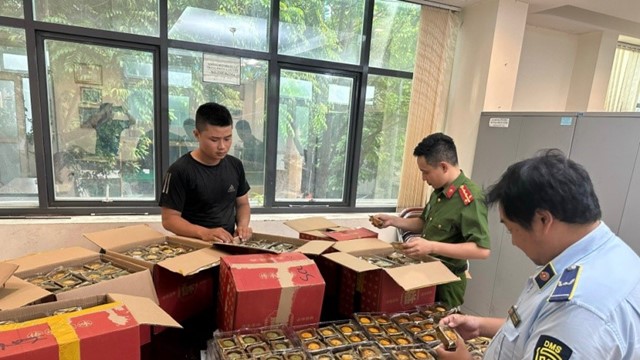 Phát hiện gần 1.000 bánh trung thu không rõ nguồn gốc xuất xứ
