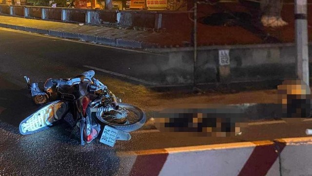 Tìm nhân chứng vụ tai nạn trong đêm ở Hà Nội khiến 3 người tử vong