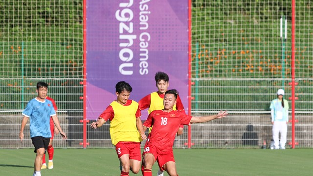 HLV Hoàng Anh Tuấn nói gì trước trận đấu ra quân tại ASIAD 19?