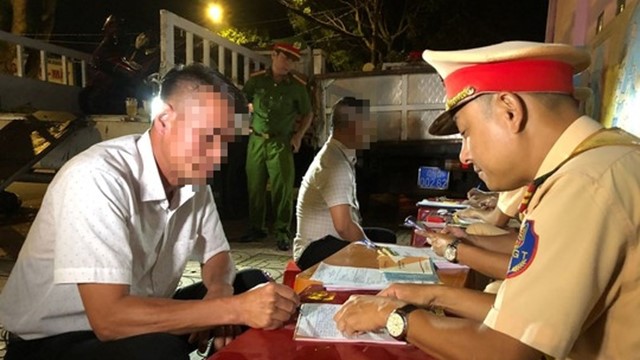 Tài xế ô tô vi phạm nồng độ cồn, dương tính ma túy tăng ga bỏ chạy khi gặp CSGT