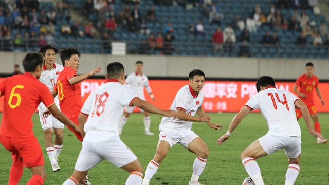 Đội tuyển Việt Nam trắng tay trước Trung Quốc trong trận giao hữu tại Đại Liên