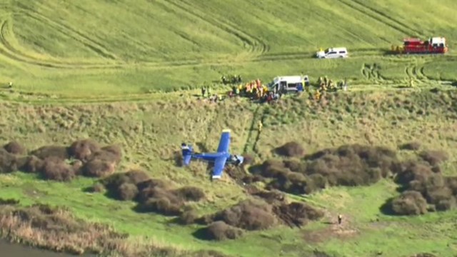 Máy bay hạ cánh khẩn cấp khiến nhiều người bị thương