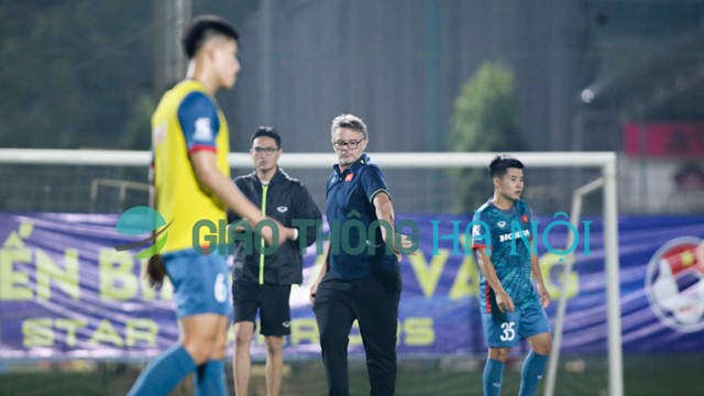 Tuyển Việt Nam miệt mài luyện quân chuẩn bị cho vòng loại thứ 2 World Cup 2026