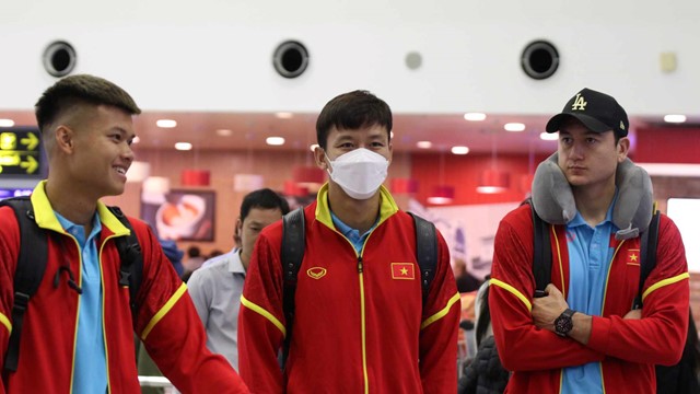 Tuyển Việt Nam lên đường chuẩn bị cho trận ra quân tại vòng loại World Cup 2026