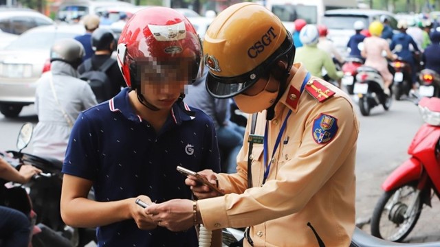 Hà Nội xác minh qua VNeID và dữ liệu đăng ký xe để xử phạt vi phạm giao thông