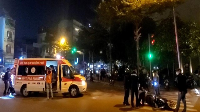 Thiếu nữ 16 tuổi thông chốt, tông trúng Cảnh sát 141