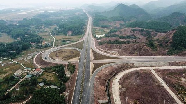 Thí điểm một số chính sách đặc thù về đầu tư xây dựng công trình đường bộ