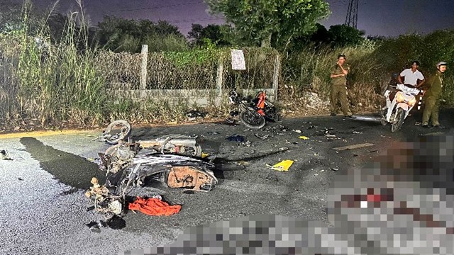 Tai nạn giao thông mới nhất hôm nay (1/12/2023): 2 xe máy tông nhau nát bét, 2 người thương vong