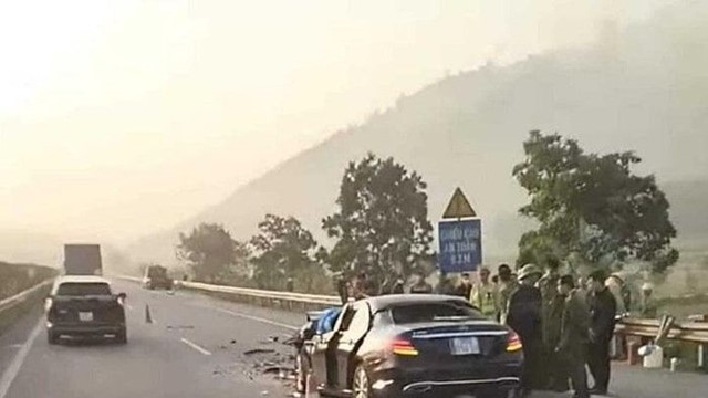 Xe Mercedes gặp tai nạn trên cao tốc Nội Bài – Lào Cai, tài xế tử vong