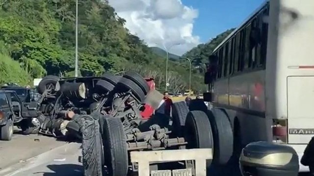 Tai nạn liên hoàn tại Venezuela, ít nhất 16 người thiệt mạng