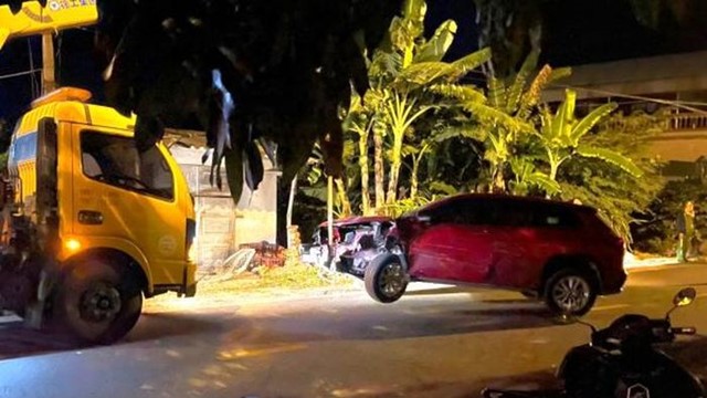 Tài xế "thông chốt" nồng độ cồn, tông gãy chân tay người đi đường rồi bỏ chạy