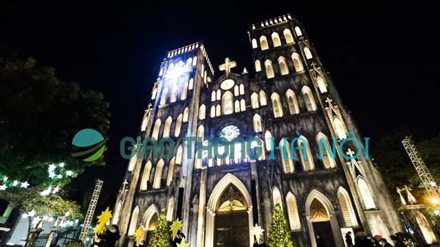 Vẻ đẹp của Nhà thờ Lớn Hà Nội về đêm dịp Giáng sinh 2023