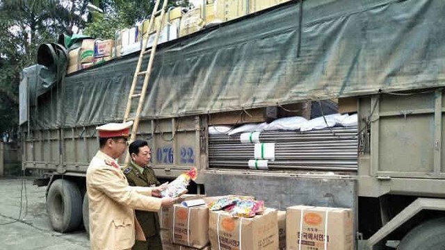 Ngành giao thông triển khai cao điểm chống buôn lậu, gian lận thương mại và hàng giả dịp Tết Nguyên đán Giáp Thìn 2024