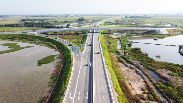 Nhiều đột phá trong đầu tư phát triển kết cấu hạ tầng giao thông