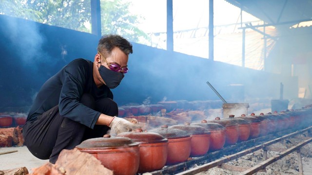 Đặc sản cá kho làng Vũ Đại vào vụ Tết