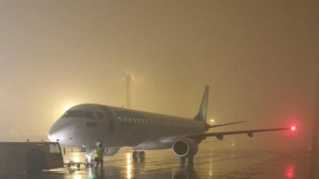 Sương mù dày đặc ở Hà Nội, nhiều chuyến bay bị ảnh hưởng