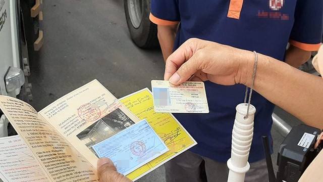 Những giấy tờ phải mang theo khi tham gia giao thông