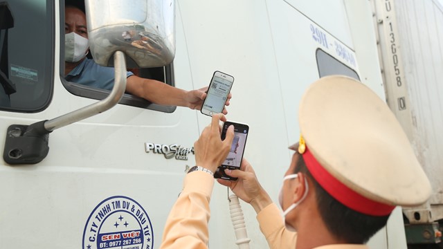 Phát hiện một tài xế xe “luồng xanh” dương tính với Covid-19