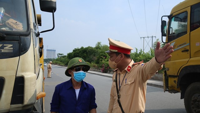 Gồng mình “gác cổng” ngõ Thủ đô
