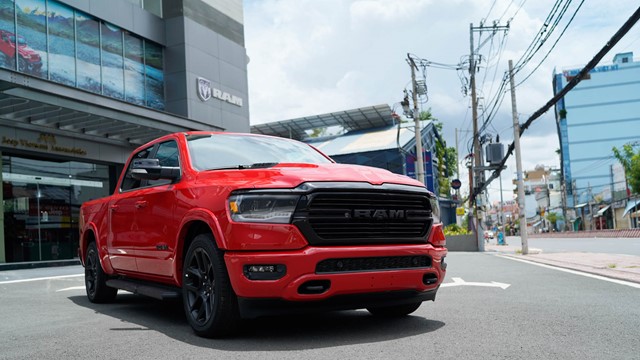 Chiếc xe bán tải hạng sang với mức giá hơn 5 tỷ đồng có gì?